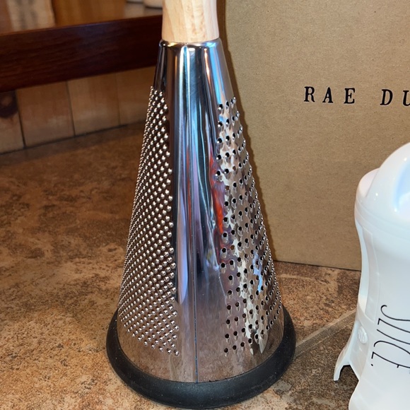 Rae Dunn 3 pc “Chop, Grate, Slice” Kitchen Utensil Set - Picture 4 of 8